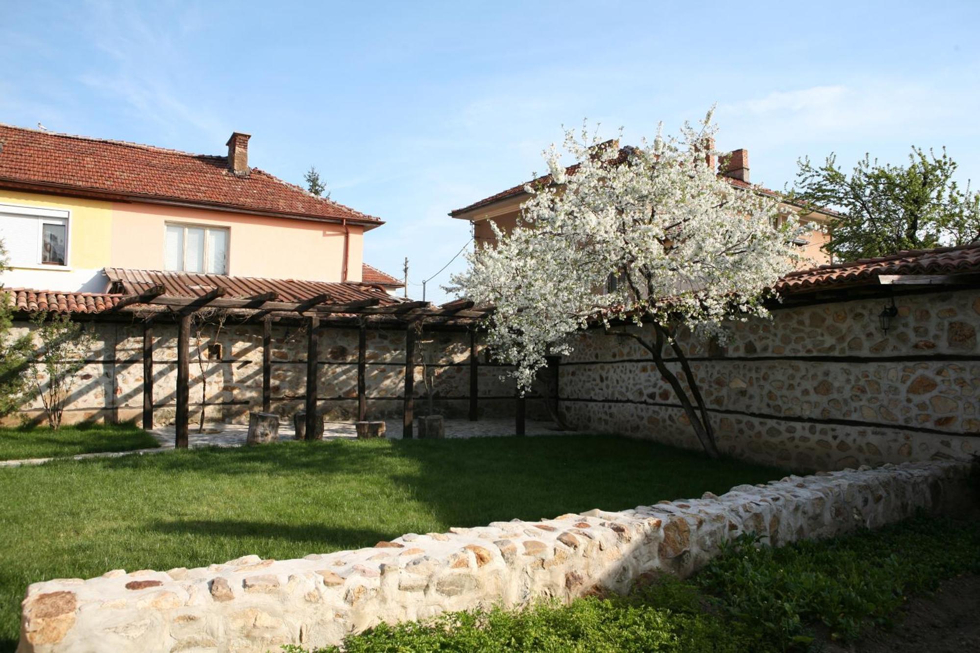Djudjeva Kyshta Hotel Panagyurishte Exterior photo